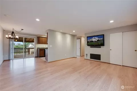 1405 Pine St, Everett, WA 98201 photo 5