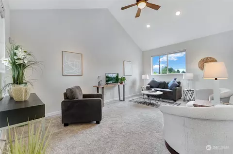 5027 NE 5th Pl, Renton, WA 98059