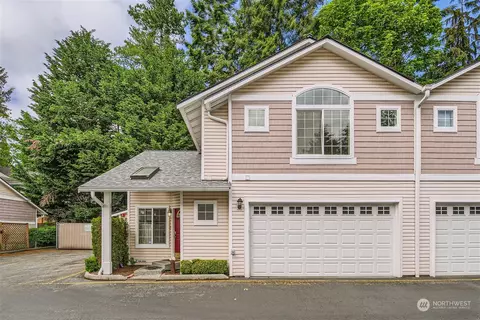 5713 200th St SW #A, Lynnwood, WA 98036