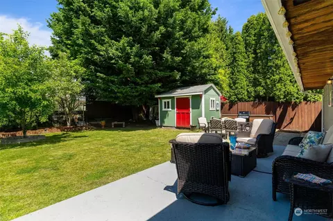 Exterior - 817 94th St SE, Everett, WA 98208 photo 5 of 8