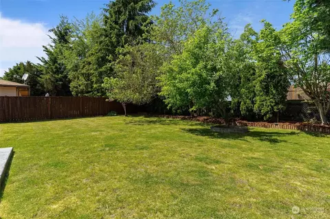 Exterior - 817 94th St SE, Everett, WA 98208 photo 8 of 8