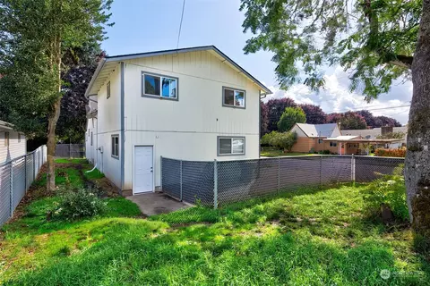 Exterior - 1605 8th Ave, Longview, WA 98632 photo 4 of 4