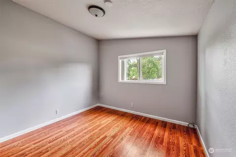 Bedroom - 1605 8th Ave, Longview, WA 98632 photo 5 of 6
