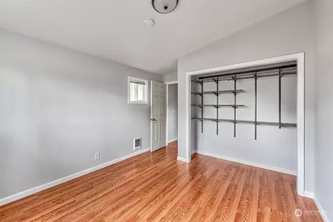 Bedroom - 1605 8th Ave, Longview, WA 98632 photo 6 of 6