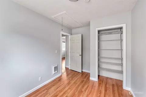 Bedroom - 1605 8th Ave, Longview, WA 98632 photo 4 of 6
