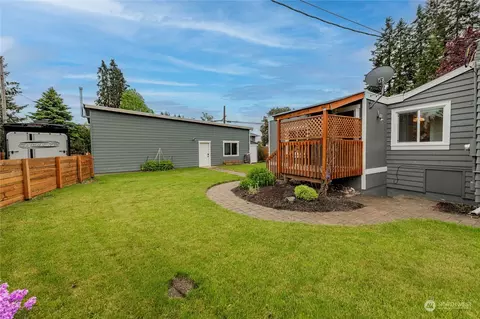 Exterior - 6301 Commercial Ave, Everett, WA 98203 photo 6 of 7