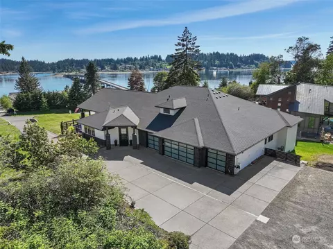 8009 Warren Dr NW, Gig Harbor, WA 98335