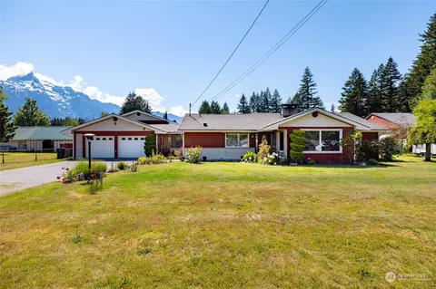 1135 Montague Ave, Darrington, WA 98241
