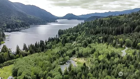 35441 Patriot Ln, Mount Vernon, WA 98274
