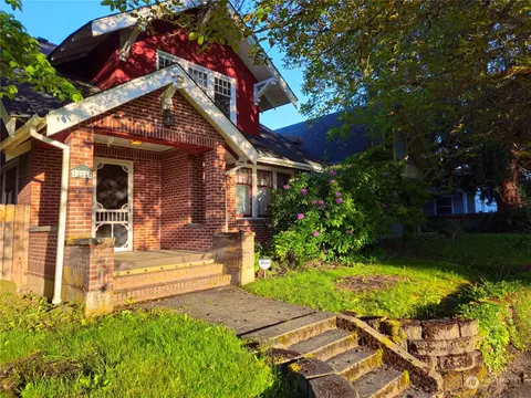 824 S Pearl St, Centralia, WA 98531