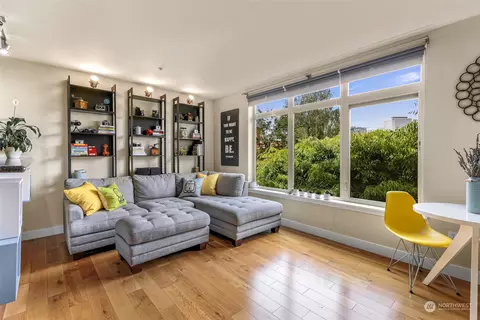 1620 Belmont Ave #324, Seattle, WA 98122