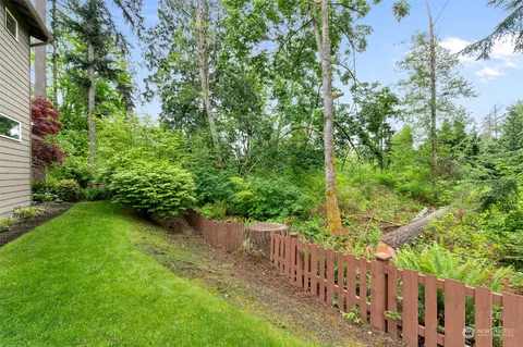 Exterior - 1607 233rd St SE, Bothell, WA 98021 photo 4 of 8