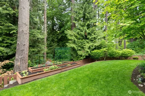 Exterior - 1607 233rd St SE, Bothell, WA 98021 photo 7 of 8