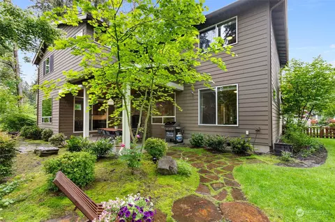 Exterior - 1607 233rd St SE, Bothell, WA 98021 photo 5 of 8