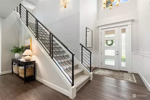 Entry Way - 1607 233rd St SE, Bothell, WA 98021 photo 2 of 3