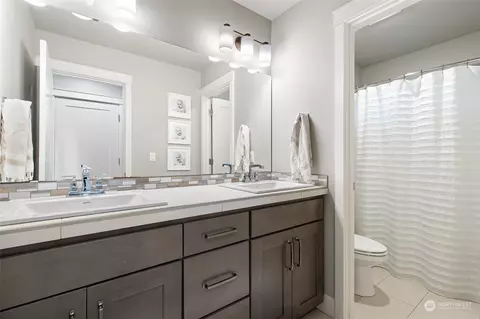 Bath - 1607 233rd St SE, Bothell, WA 98021 photo 5 of 5