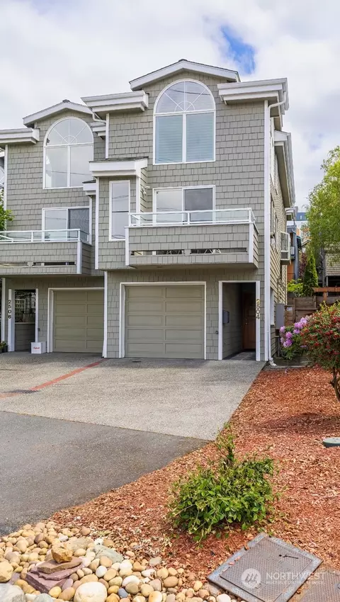 2504 Fairview Ave E, Seattle, WA 98102
