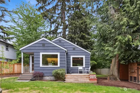 11520 Roosevelt Way NE, Seattle, WA 98125