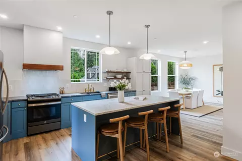 Kitchen - 24310 13th Pl W, Bothell, WA 98021 photo 5 of 6