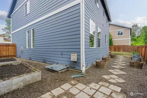 Exterior - 24310 13th Pl W, Bothell, WA 98021 photo 3 of 3