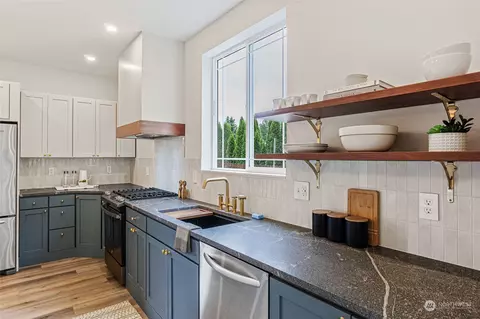 Kitchen - 24310 13th Pl W, Bothell, WA 98021 photo 3 of 6