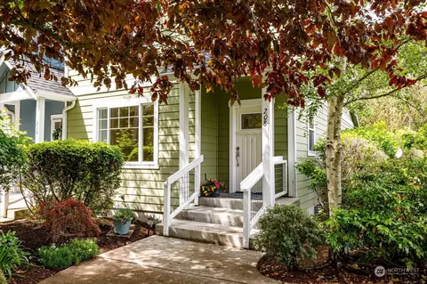 208 NW 1st St, Coupeville, WA 98239