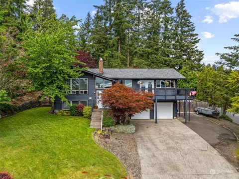 102 Carolyn Dr, Kelso, WA 98626