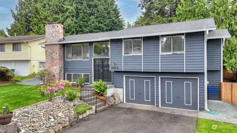 Exterior - 2424 170th St SE, Bothell, WA 98012 photo 2 of 11