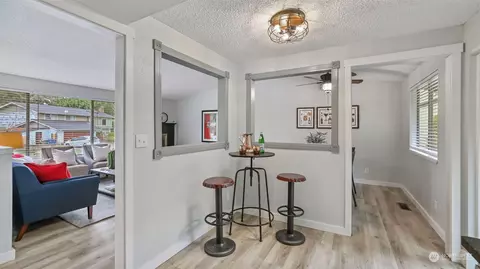 Entry Way - 2424 170th St SE, Bothell, WA 98012 photo 3 of 4