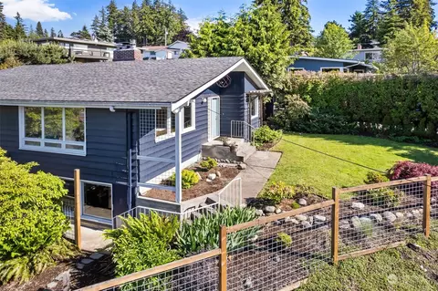 1236 W Racine St, Bellingham, WA 98229