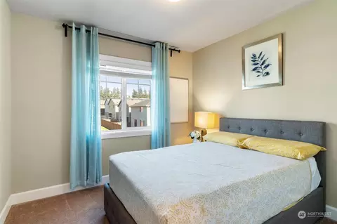 Bedroom - 17522 39th Ave SE, Bothell, WA 98012 photo 1 of 4