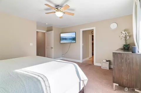 Bedroom - 17522 39th Ave SE, Bothell, WA 98012 photo 3 of 4