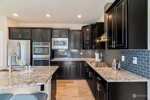 Kitchen - 17522 39th Ave SE, Bothell, WA 98012 photo 3 of 5