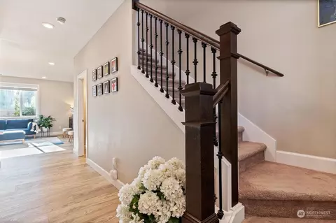Entry Way - 17522 39th Ave SE, Bothell, WA 98012 photo 2 of 4