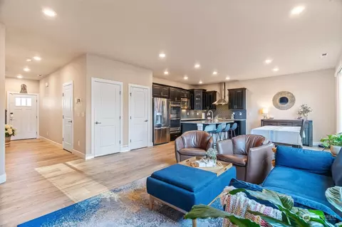Entry Way - 17522 39th Ave SE, Bothell, WA 98012 photo 1 of 4