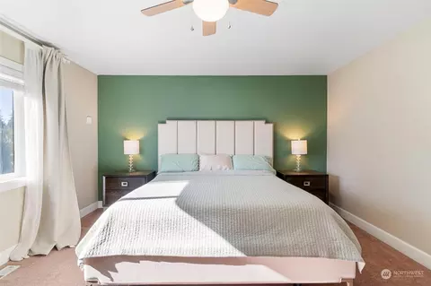 Bedroom - 17522 39th Ave SE, Bothell, WA 98012 photo 4 of 4