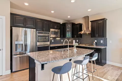 Kitchen - 17522 39th Ave SE, Bothell, WA 98012 photo 2 of 5