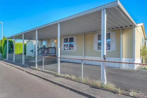 300 SW 7th Ave #212, Battle Ground, WA 98604