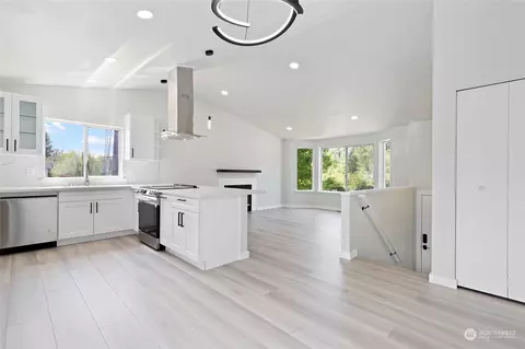 10909 17th Pl W, Everett, WA 98204 photo 2