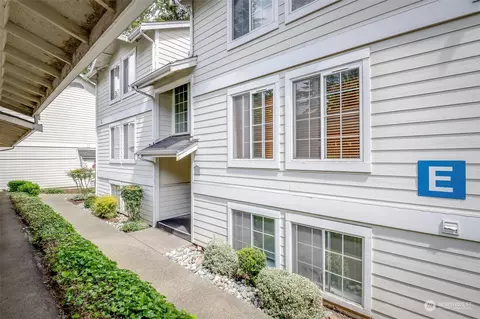 3800 NE Sunset Blvd #E102, Renton, WA 98056