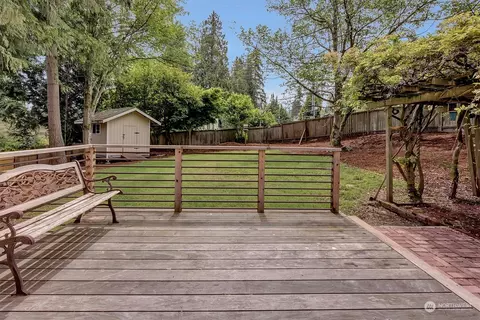 Exterior - 302 163rd Pl SE, Bothell, WA 98012 photo 4 of 7