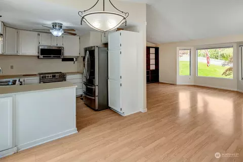 Living - 302 163rd Pl SE, Bothell, WA 98012 photo 5 of 7