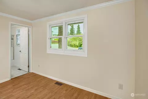 Bedroom - 302 163rd Pl SE, Bothell, WA 98012 photo 4 of 4
