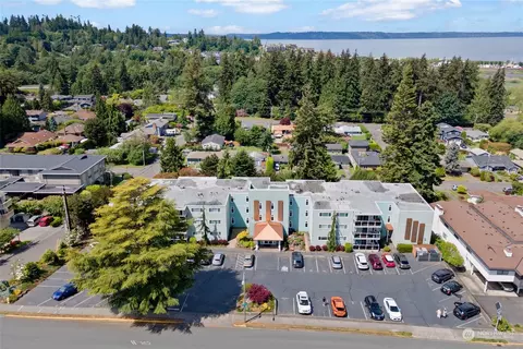 960 5th Ave S #203, Edmonds, WA 98020