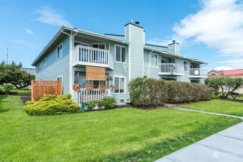 3120 R Ave #2, Anacortes, WA 98221