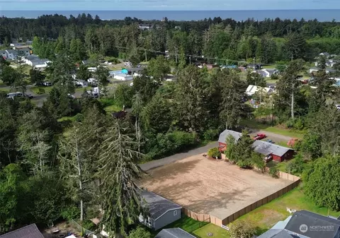 504 W Grant Ave, Westport, WA 98595