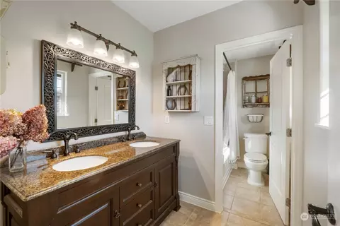 Bath - 24200 SE 371st St, Enumclaw, WA 98022 photo 1 of 3