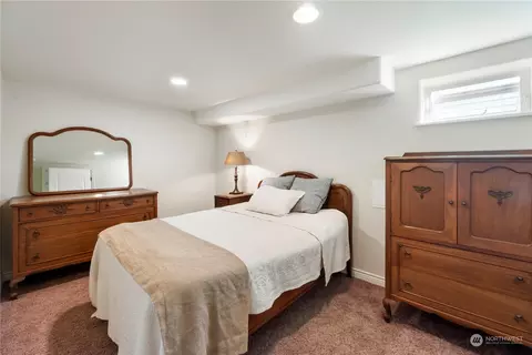 Bedroom - 24200 SE 371st St, Enumclaw, WA 98022 photo 4 of 4