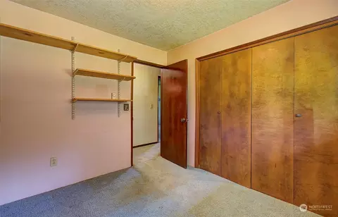 Bedroom - 111 Backstrom Rd, Winlock, WA 98596 photo 4 of 6