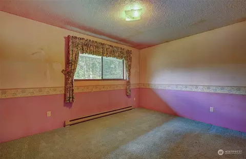 Bedroom - 111 Backstrom Rd, Winlock, WA 98596 photo 1 of 6
